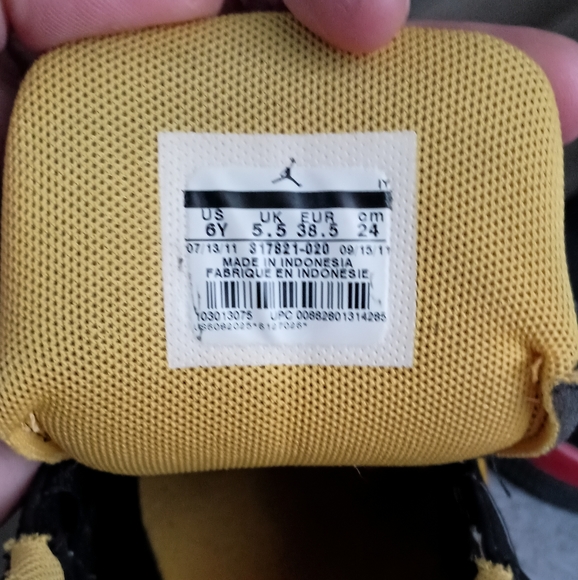 Jordan 6y - Picture 2 of 2